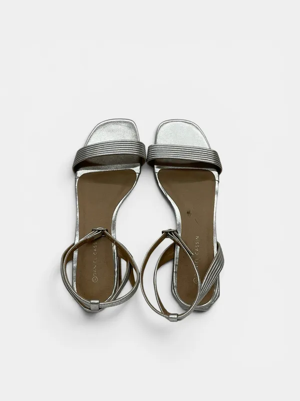 Sandalias fiesta taco bajo daniel cassin