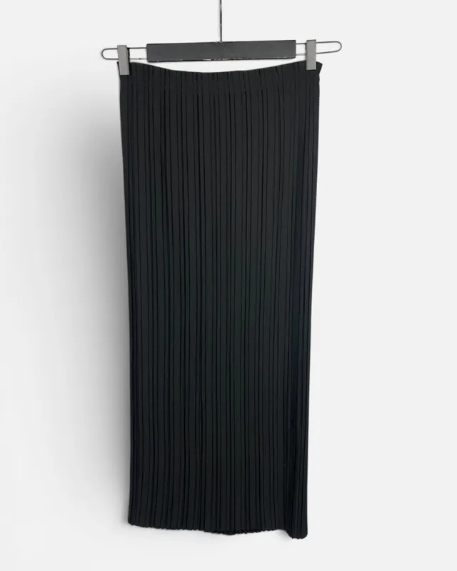 Pollera negra limite