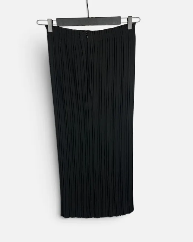 Pollera negra limite