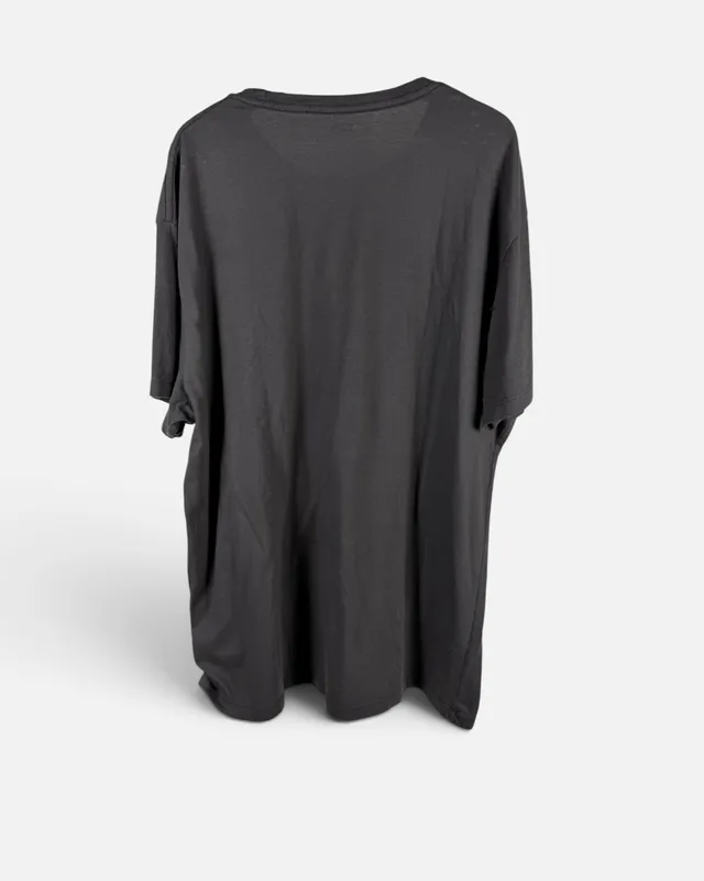 Remera gris estampada levis