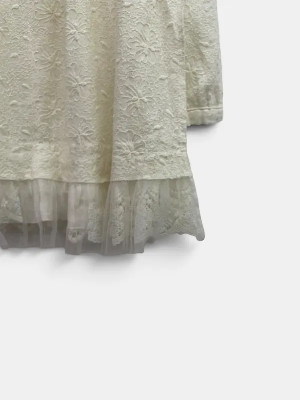 Blusa encaje bordado volados