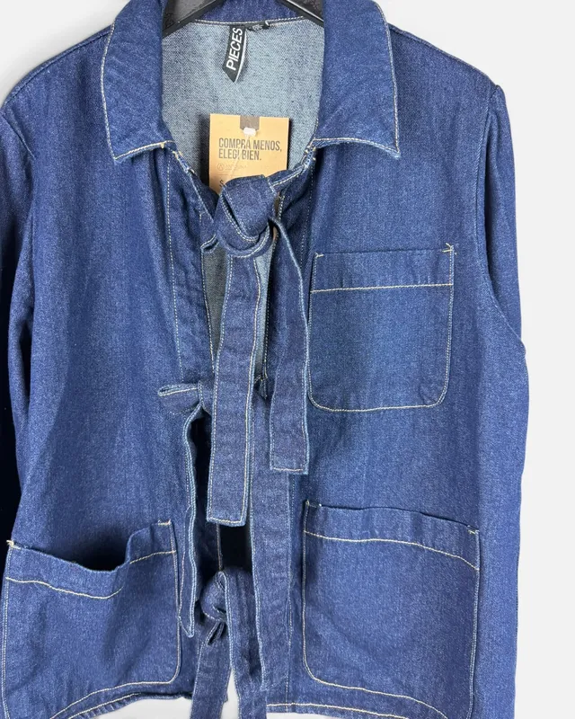 Chaqueta de jean c/lasos pieces