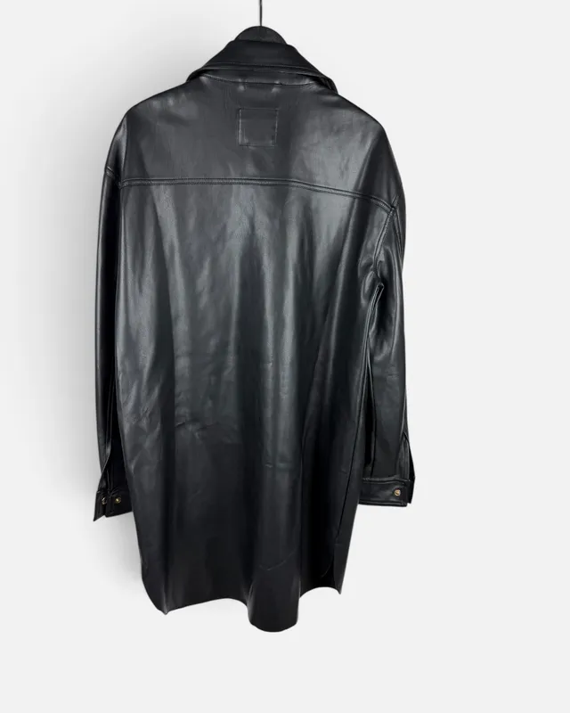 Sobre camisa negra indian