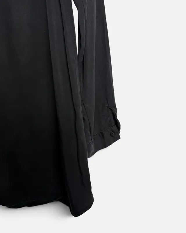 Camisa negra pastiche