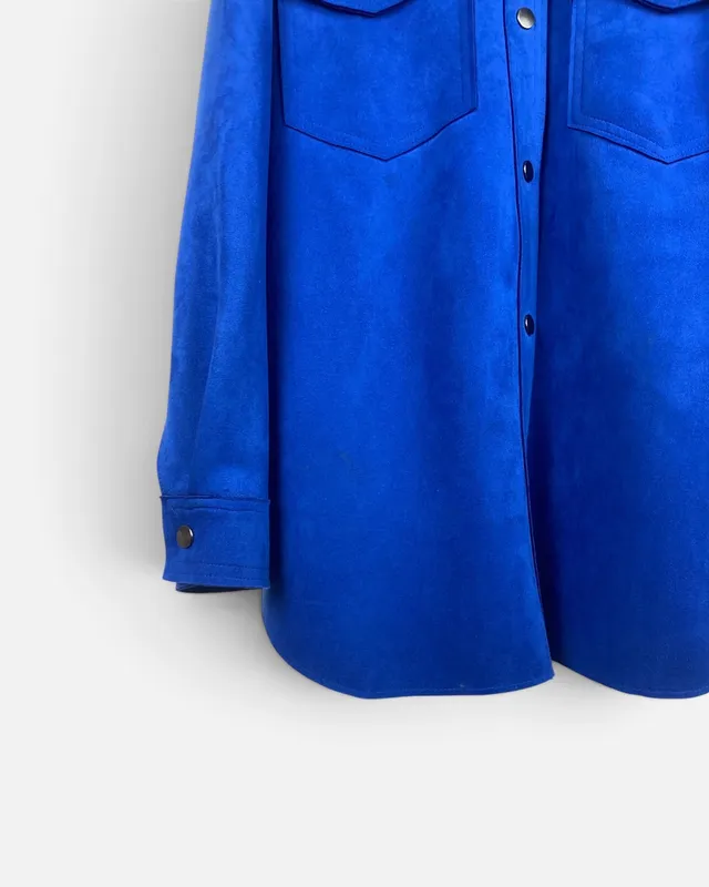 Sobre camisa azul zara
