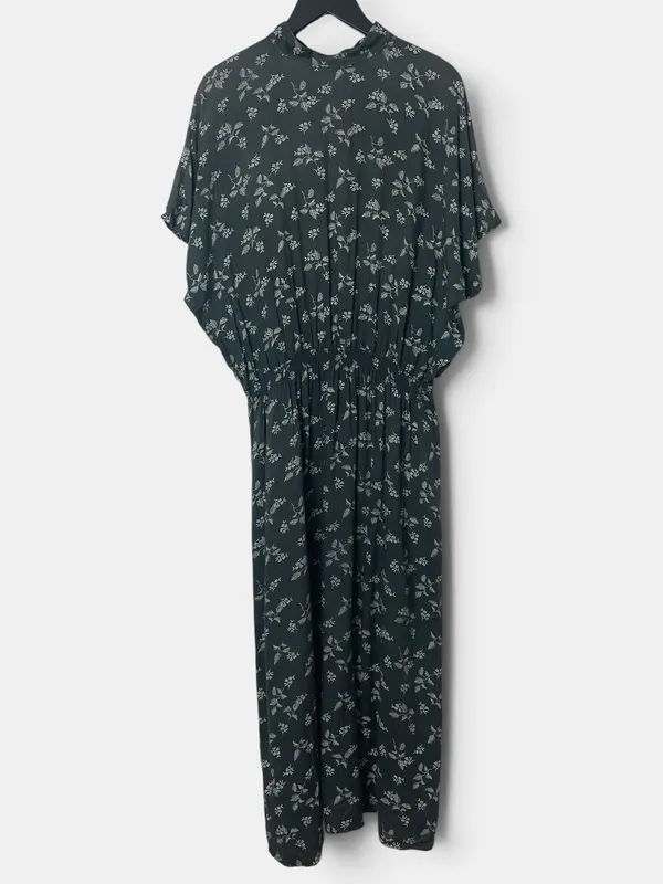 Vestido gris con flores blancas sin marca