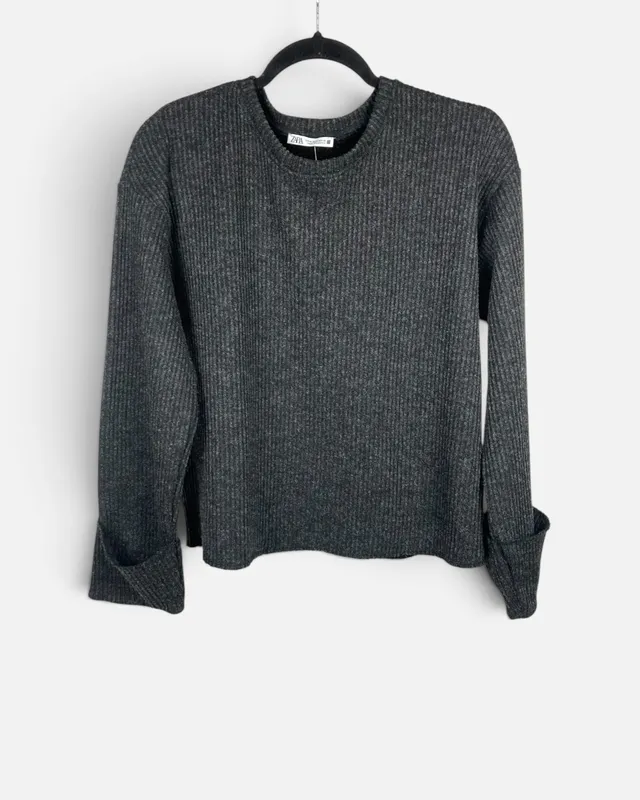 Buzo gris oscuro zara