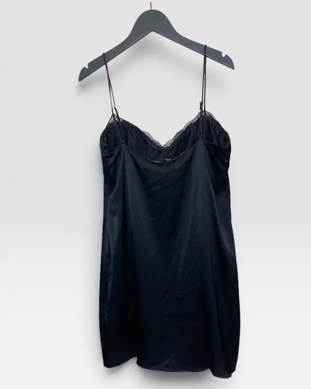 Vestido negra zara