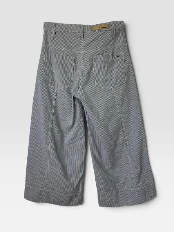 Pantalón corto rayado rapsodia