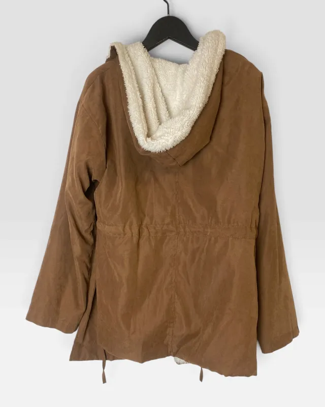 Campera marron cheka