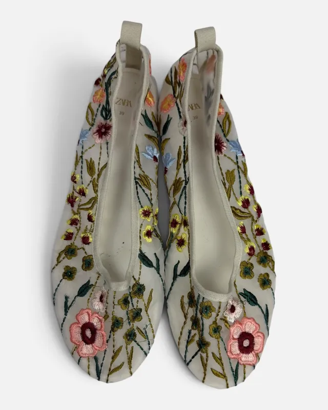 Chatitas floreadas zara