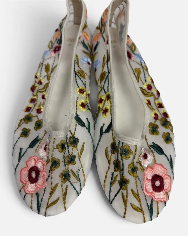 Chatitas floreadas zara