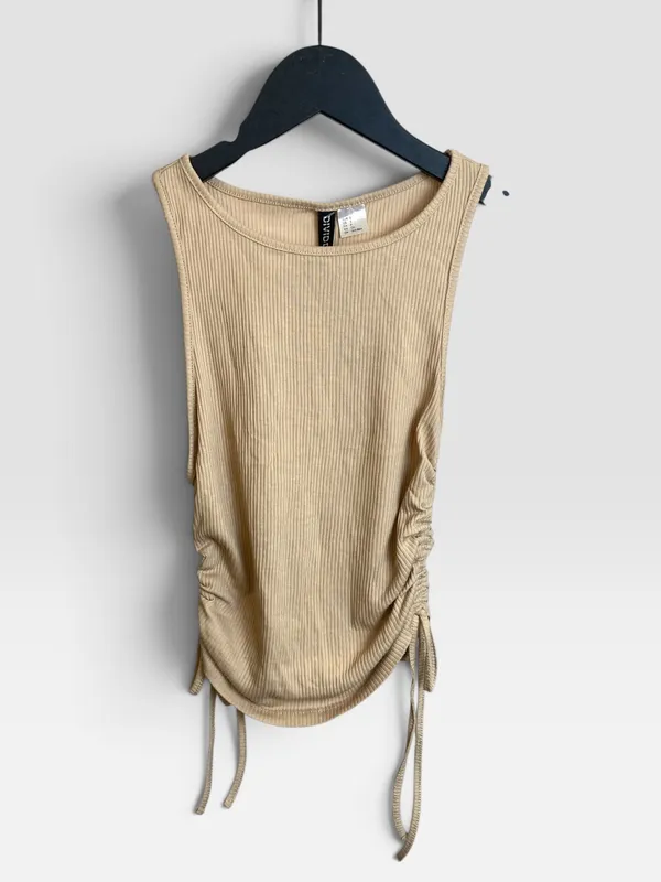 Top beige divided