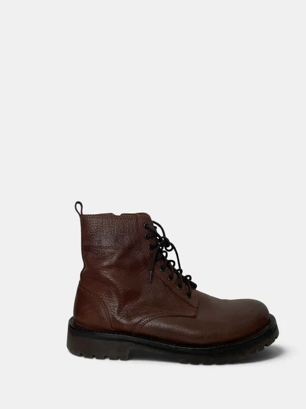Botas acordonadas prune