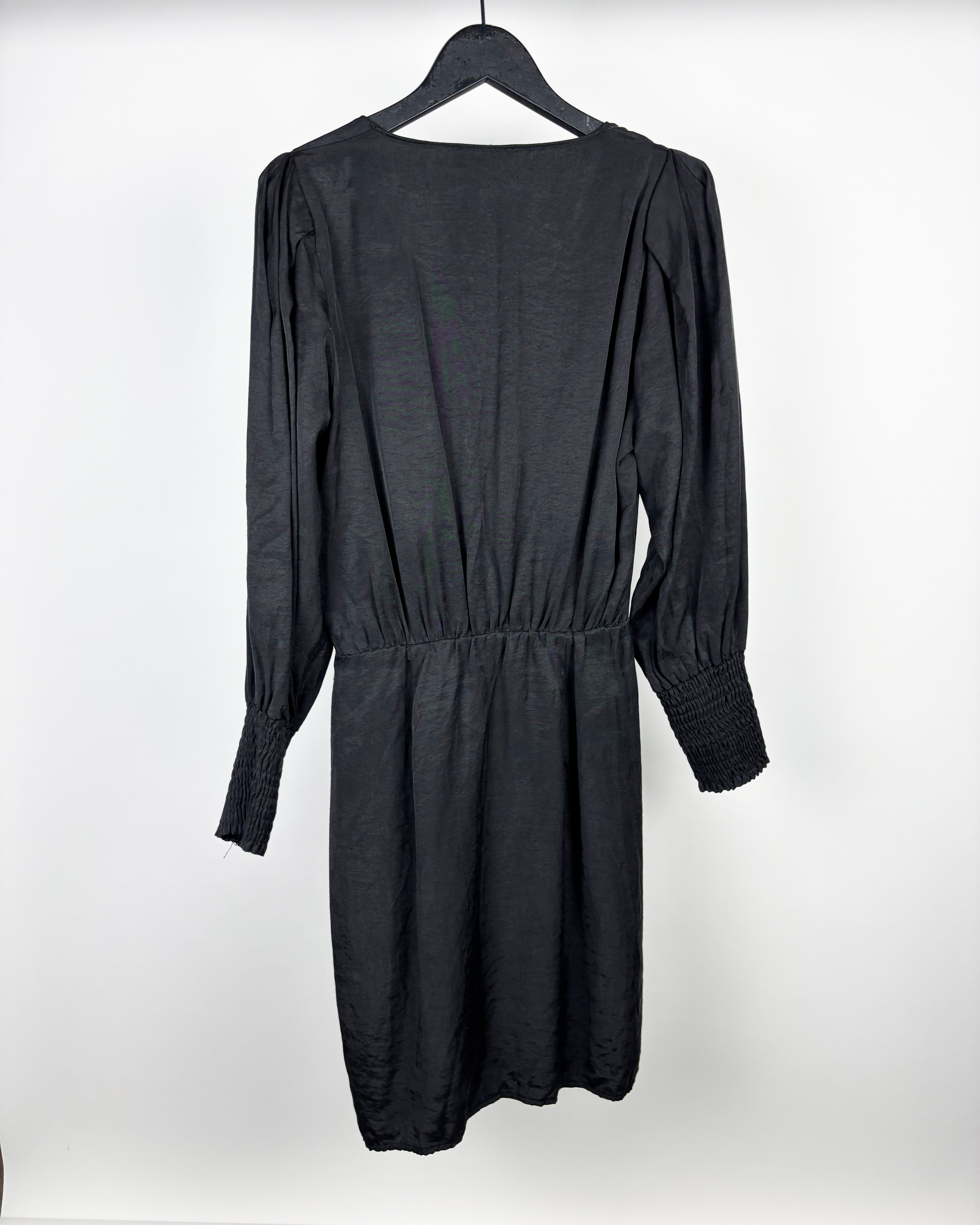 Vestido negrol con frunce zara 