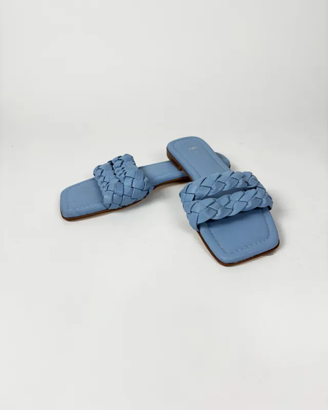 Sandalias celestes chatas trenzadas tiras zara