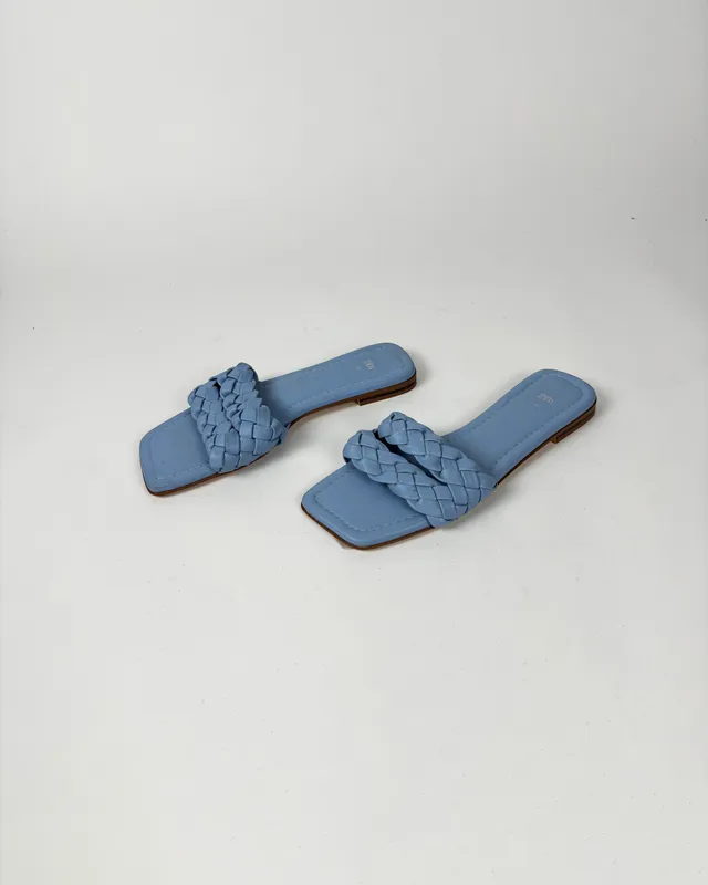 Sandalias celestes chatas trenzadas tiras zara