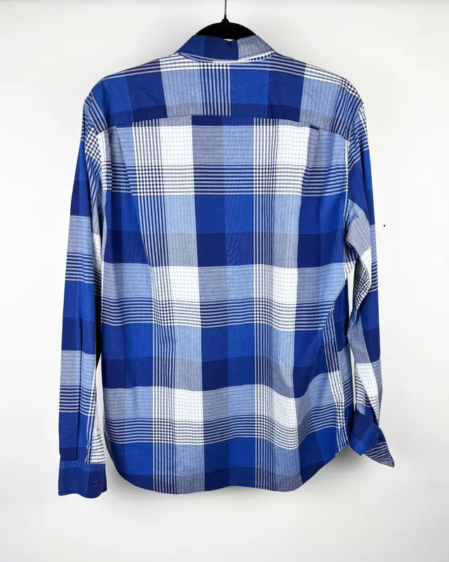 Camisa a cuadros azul celeste y blanca gap