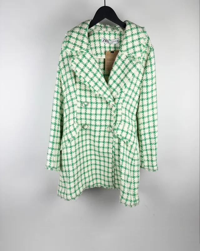 Tapado blanco y verde tipo tejido cb zara