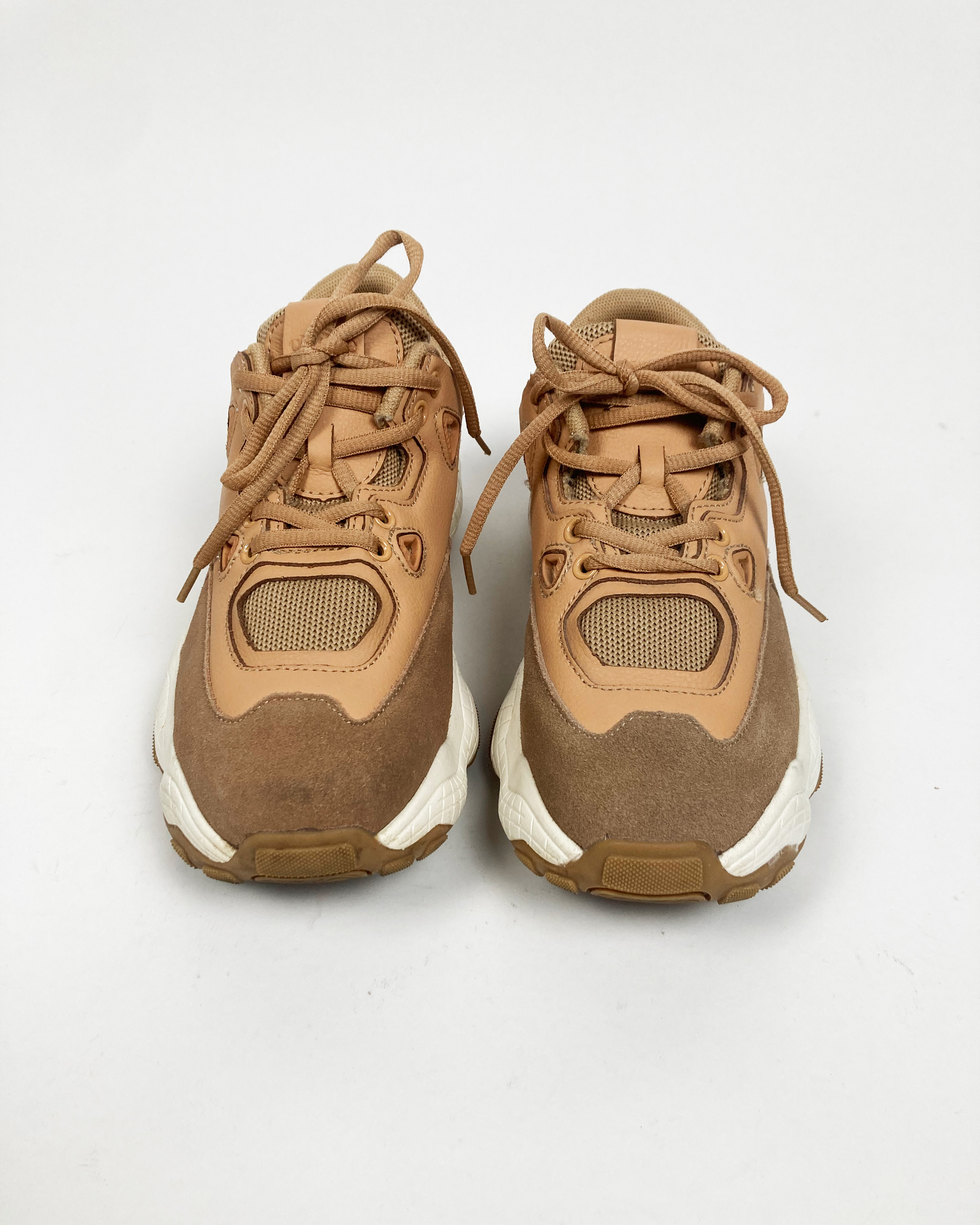 Championes biege con suela blanca cherie