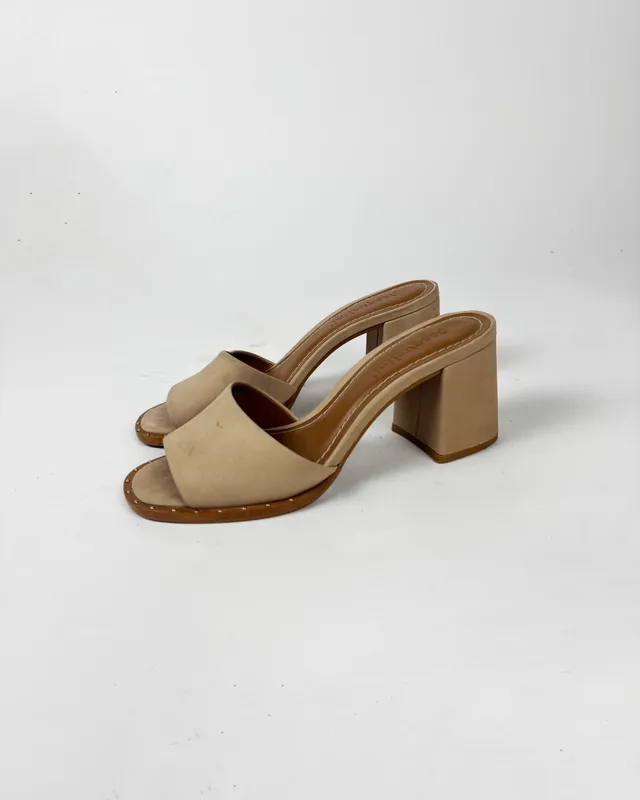 Sandalias beige abiertas pasqulini