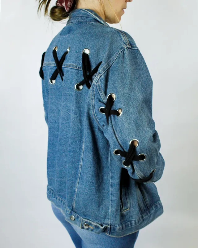 Campera denim con lazos love tree