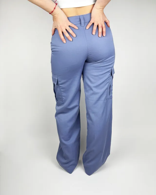 Pantalon cargo celestes divided