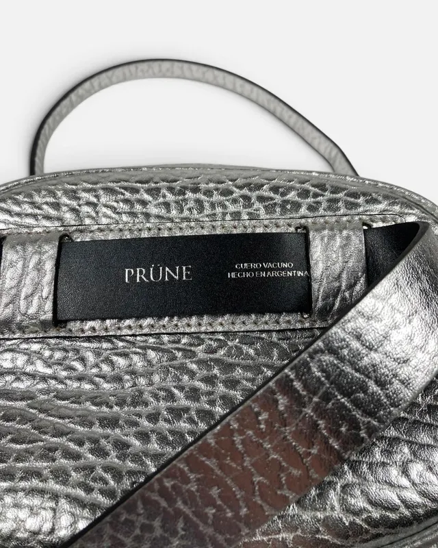Cartera bandolera plateada prune