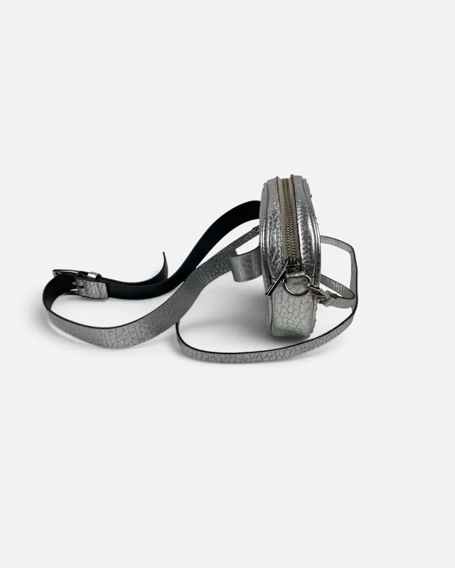Cartera bandolera plateada prune