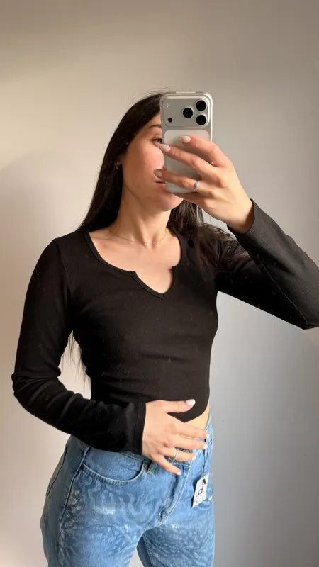 Top basico negro manga larga talle m