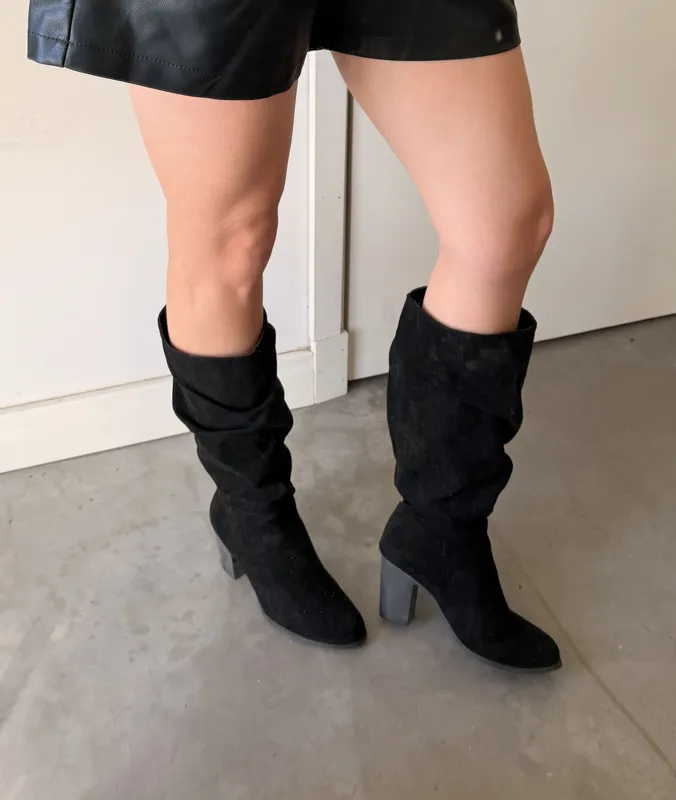 Botas caña alta negrac con taco talle 38