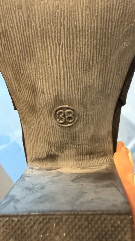 Botas caña alta negrac con taco talle 38