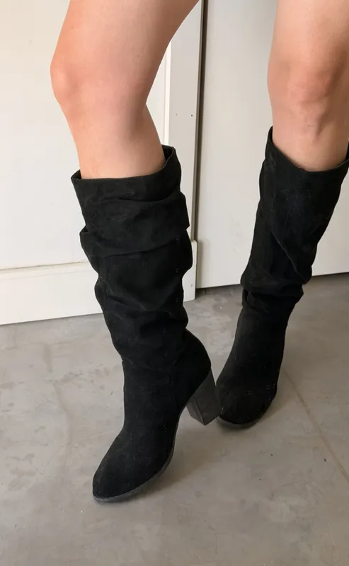 Botas caña alta negrac con taco talle 38