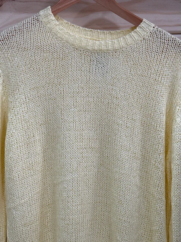 Buzo calado amarillo talle m