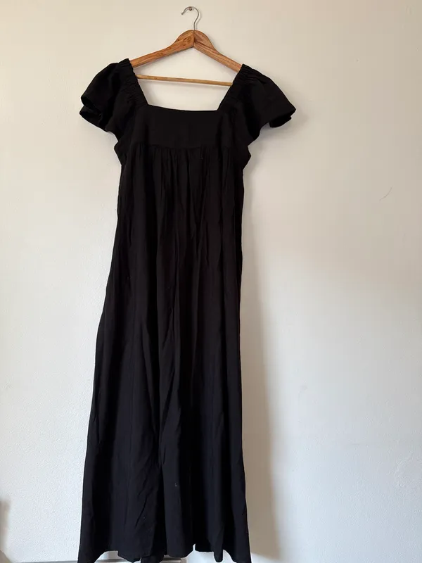 Vestido negro largo möte escote cuadrado y manga volada t. s nuevo