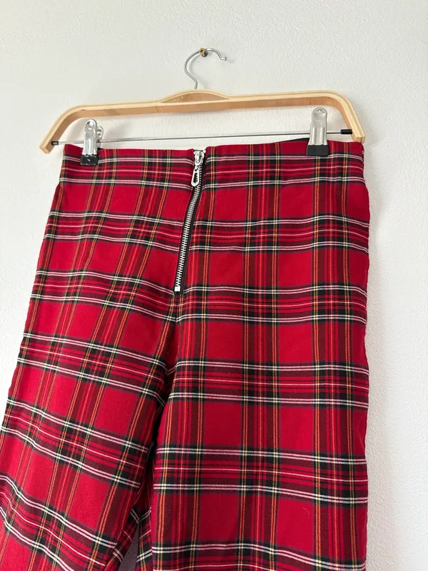 Pantalon rojo cuadrille chupin zara t. m