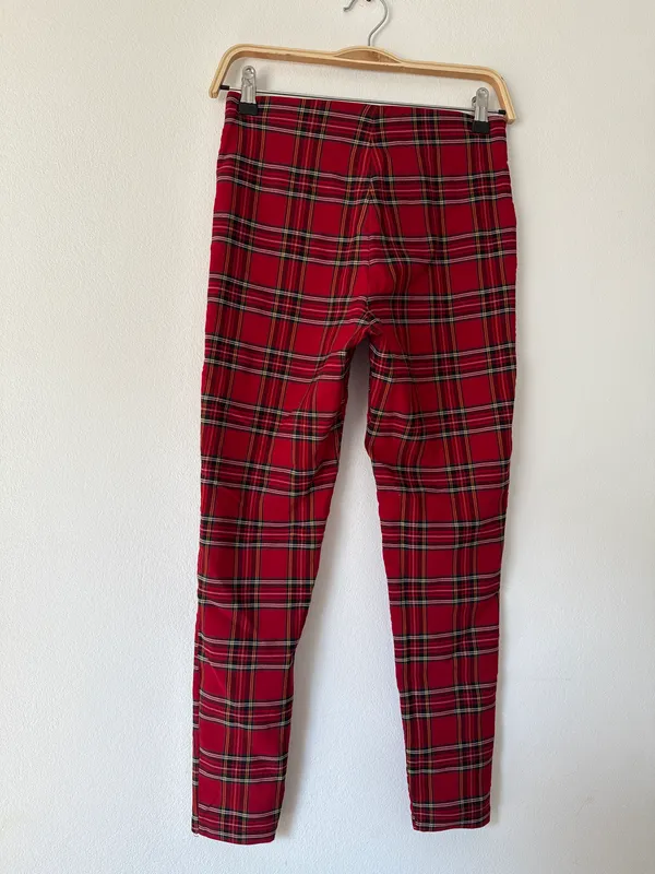 Pantalon rojo cuadrille chupin zara t. m
