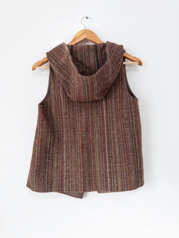 Chaleco rústico en tonos tierra