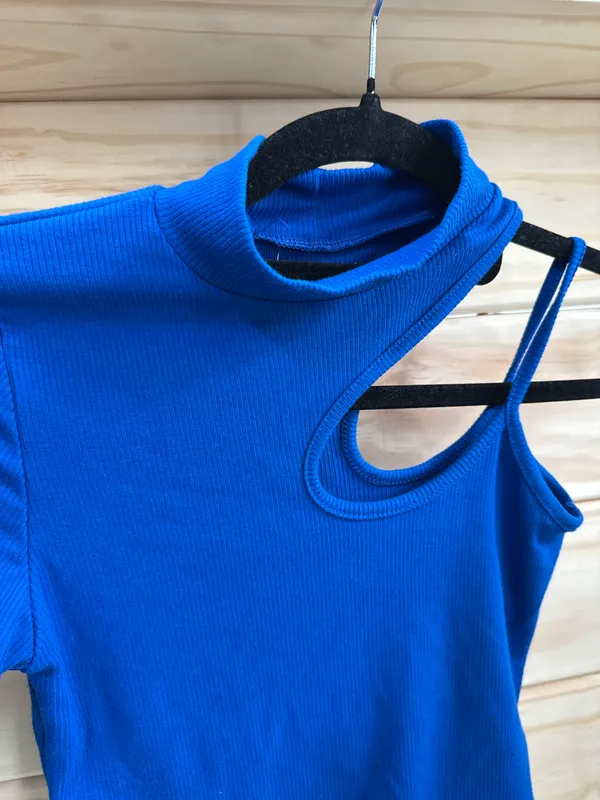 Top azul una manga talle m