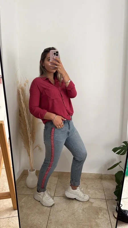 Jeans con franja roja talle 36