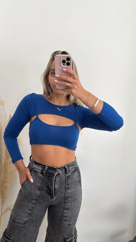 Top azul manga larga cut out