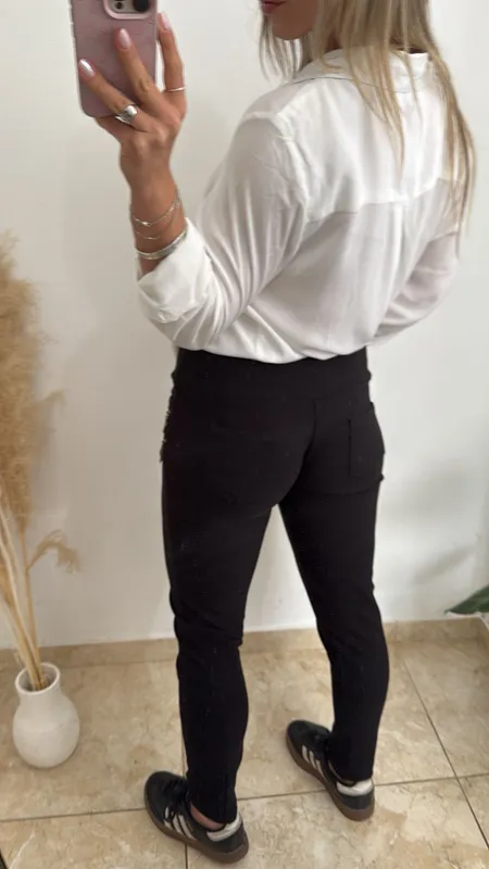 Pantalon tipo calza con cierres