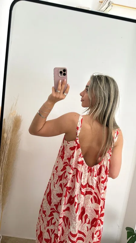 Vestido floreado rojo y blanco talle m