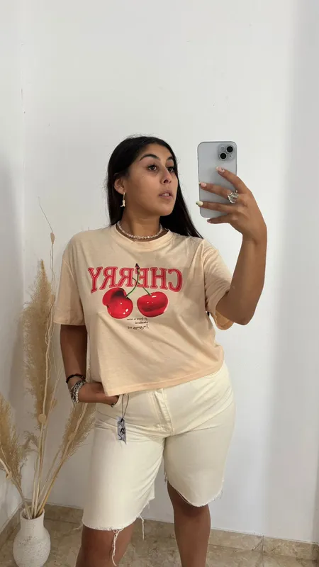 Remera cherry talle l