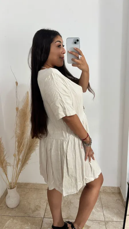 Vestido beige con botones talle l