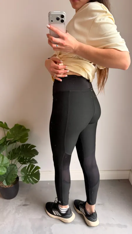 Calza negra deportiva con bolsillo talle sm