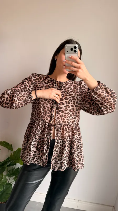 Camisa animal print con lazos talle l