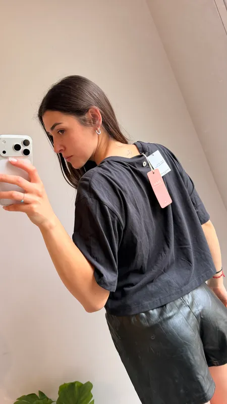 Remera negra con plateado mistral talle m