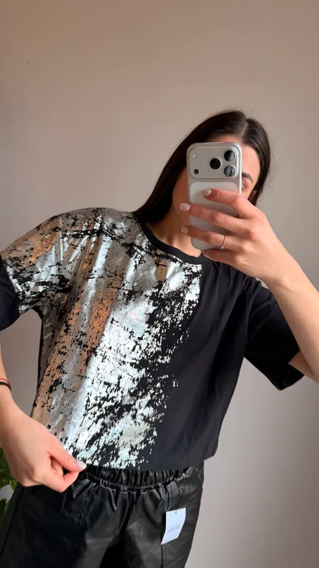 Remera negra con plateado mistral talle m