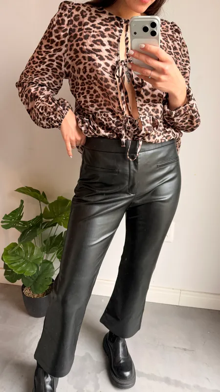 Pantalon cuerina zara talle l